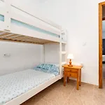 Elegant In With Shared Pool Апартаменты Торевьиа