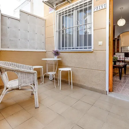 Elegant In With Shared Pool Torrevieja