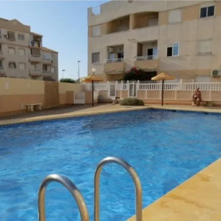 Elegant In With Shared Pool Apartment